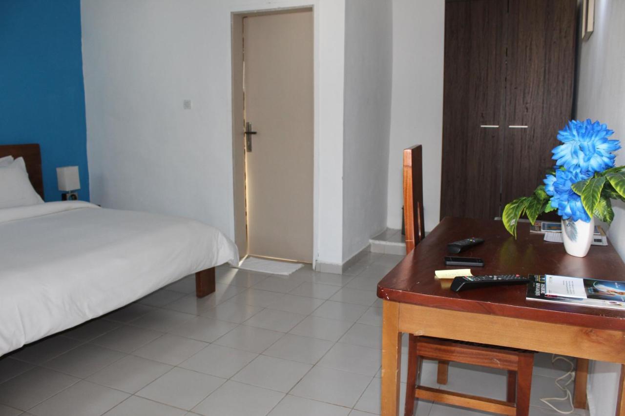 Complexe Hotelier Olympe Korhogo Bagian luar foto