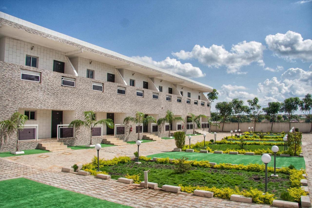 Complexe Hotelier Olympe Korhogo Bagian luar foto