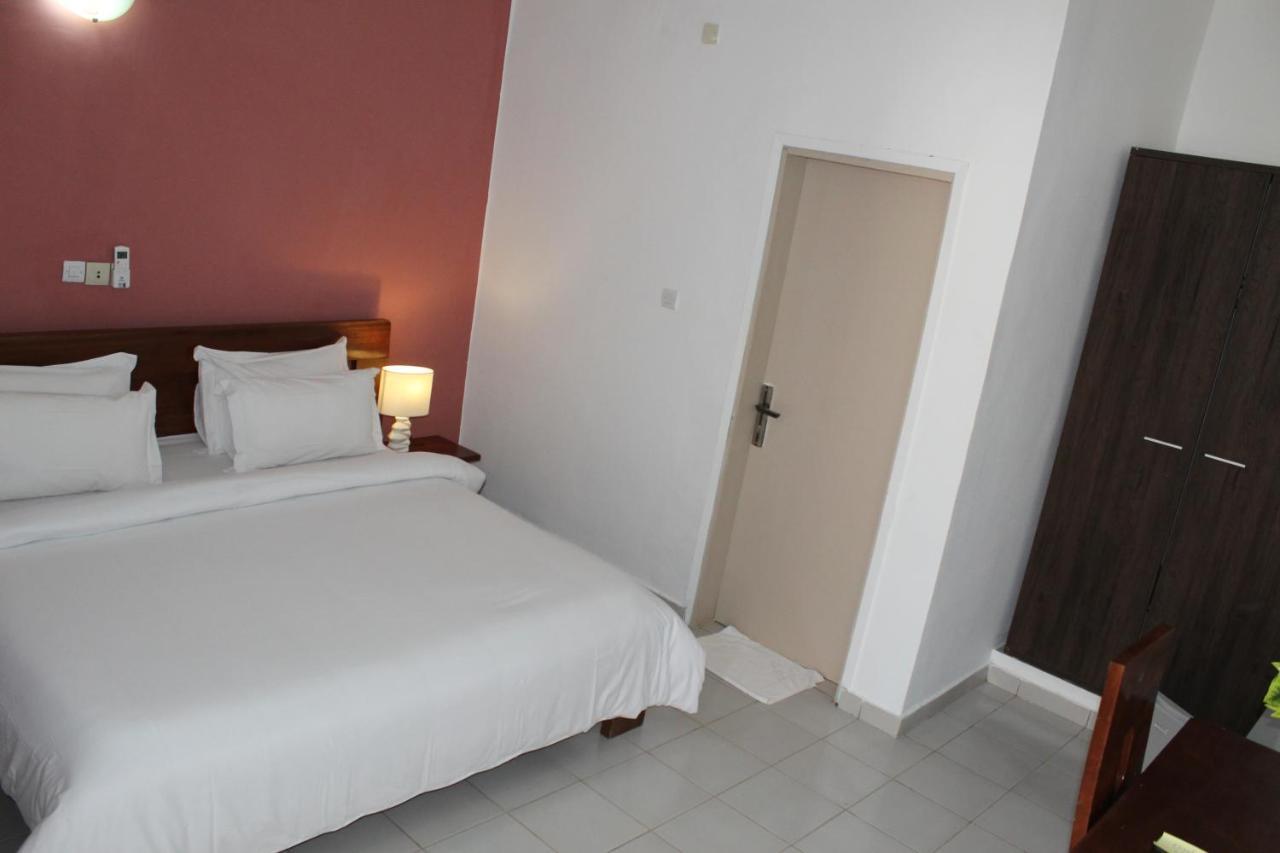Complexe Hotelier Olympe Korhogo Bagian luar foto